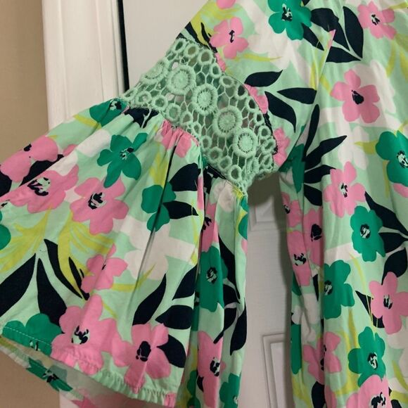 CROWN & Ivy Crochet Detail Floral Green & Pink bell long sleeve blouse top Small - Picture 3 of 7